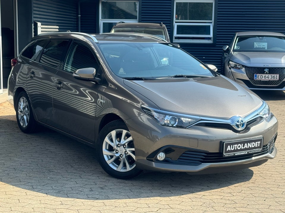 Toyota Auris 1,8 Hybrid H2 Comfort Touring Sports CVT 5d