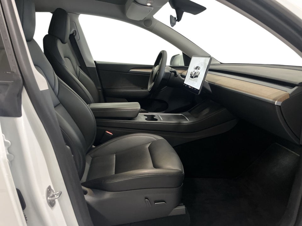 Tesla Model Y Long Range AWD 5d