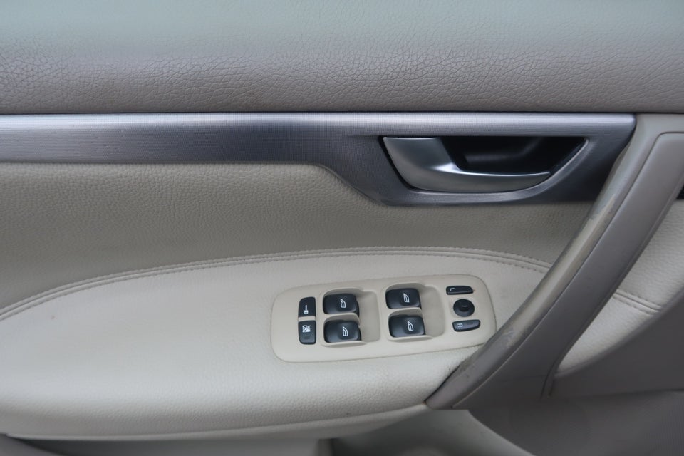Volvo S60 2,4 140 Kinetic 4d