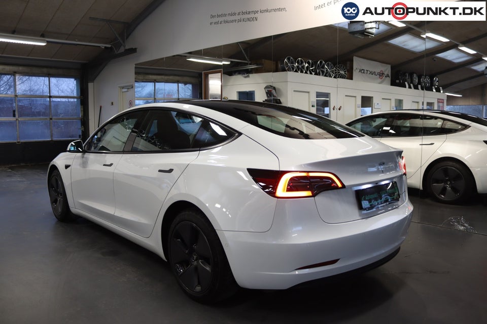 Tesla Model 3 Long Range AWD 4d