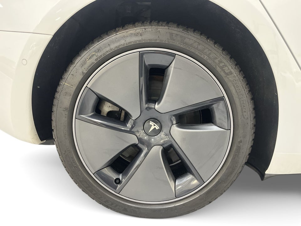 Tesla Model 3 Standard Range+ RWD 4d