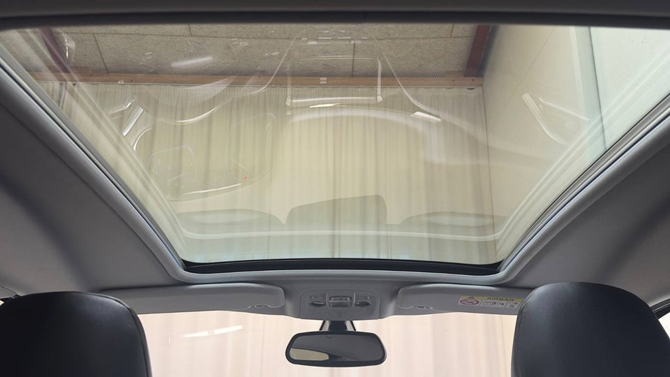 Peugeot 2008 1,5 BlueHDi 100 Prestige Sky 5d