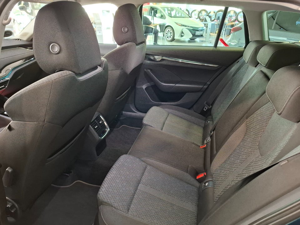 Skoda Octavia 1,4 TSi iV Plus Combi DSG 5d