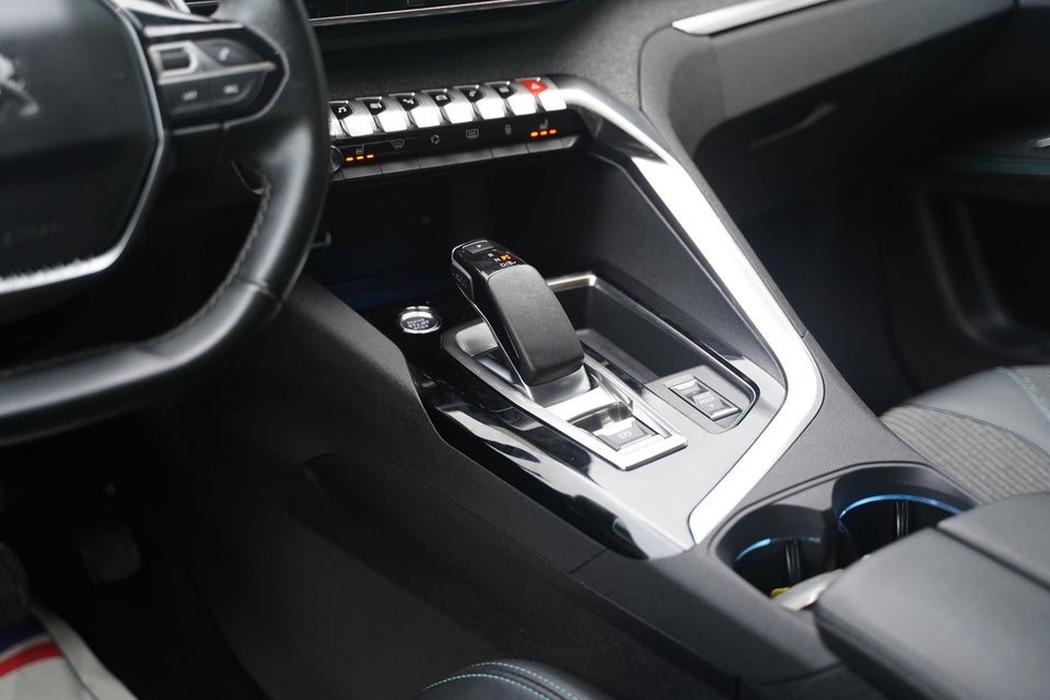 Peugeot 3008 1,6 Hybrid Allure Pack EAT8 5d