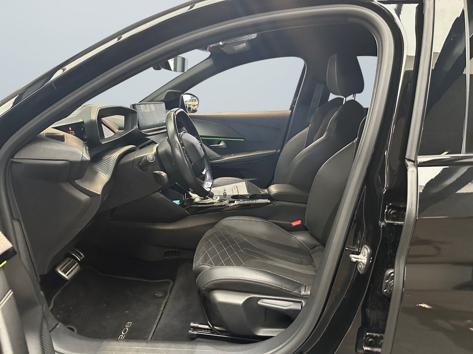 Peugeot e-208 50 GT Pack 5d