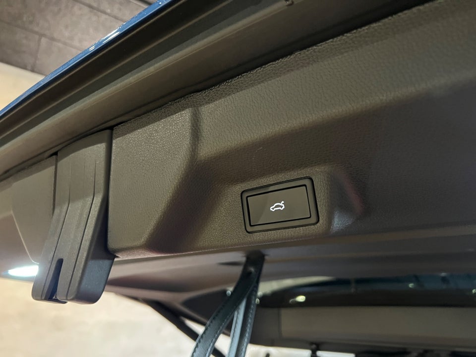 VW ID.Buzz 86 7prs LWB 5d