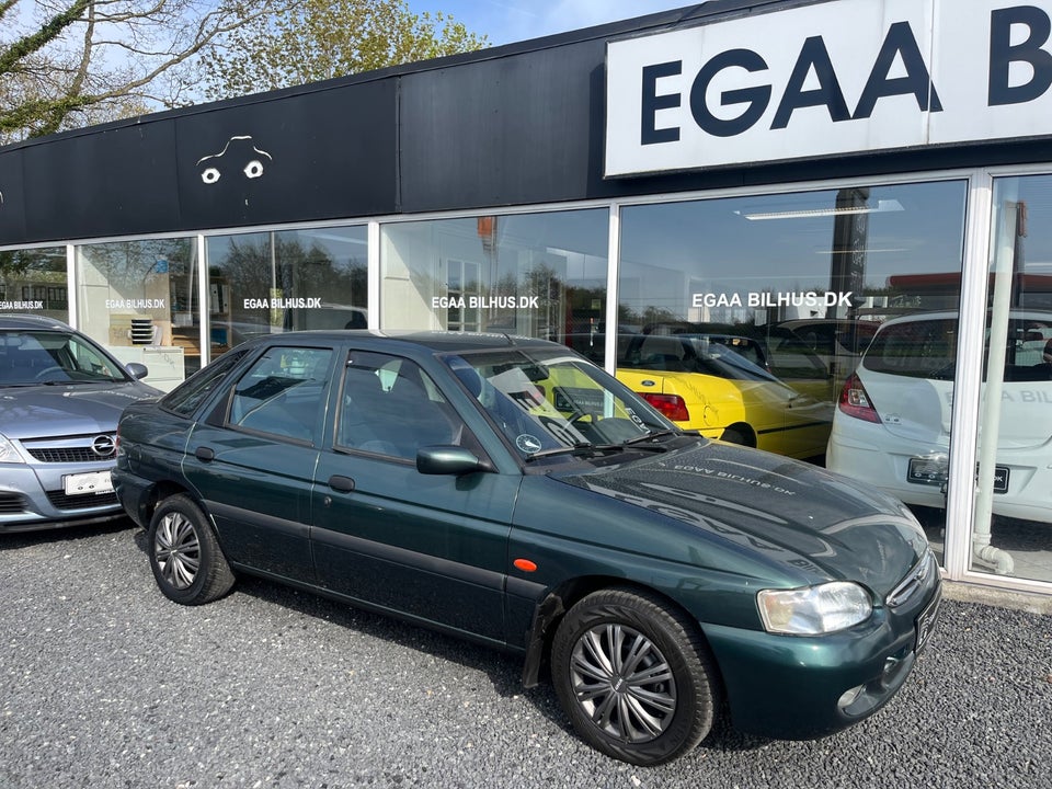 Ford Escort 1,6i Algarve 5d