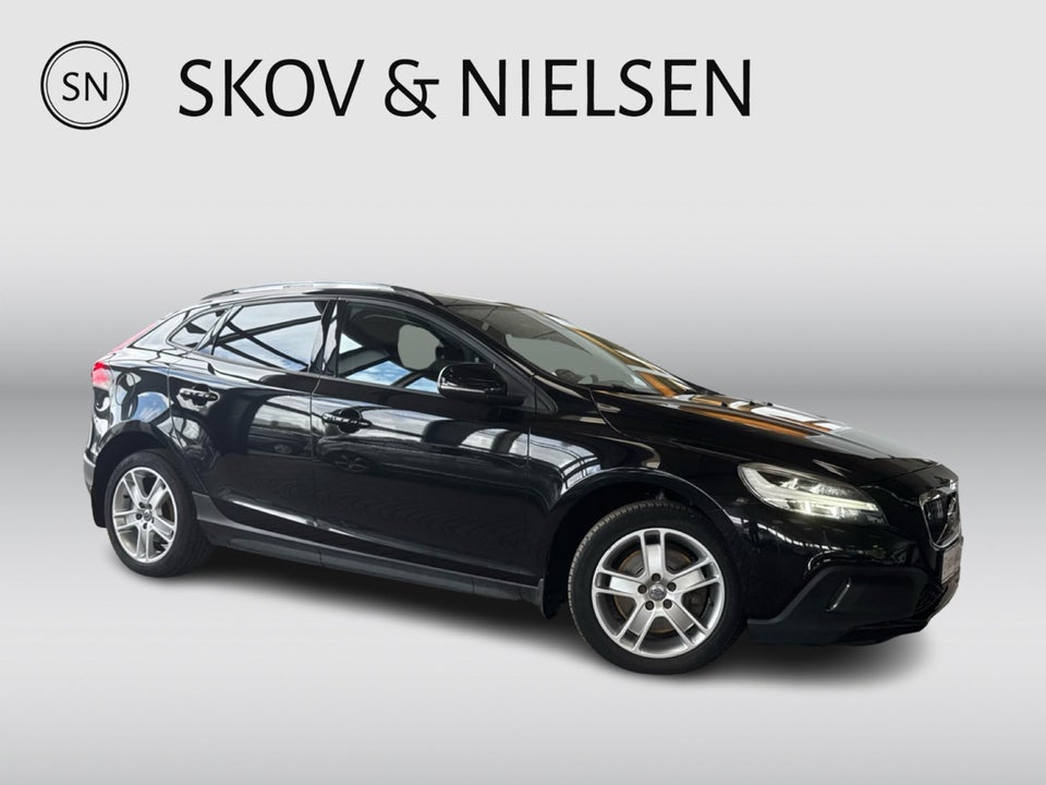 Volvo V40 CC 2,0 D3 150 Summum aut. 5d