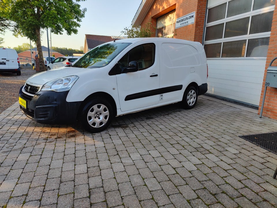 Peugeot Partner 1,6 BlueHDi 100 L2 Flex Van 5d