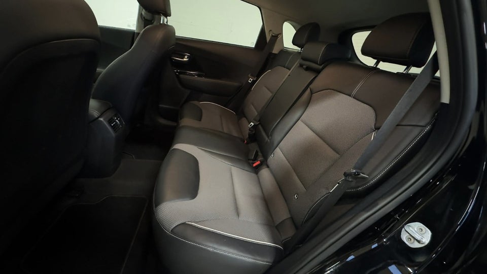 Kia Niro 64 EV Premium 5d