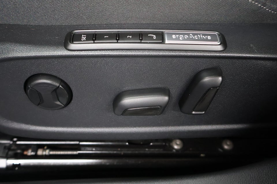 VW Golf VIII 1,5 eTSi 150 Style Variant DSG 5d