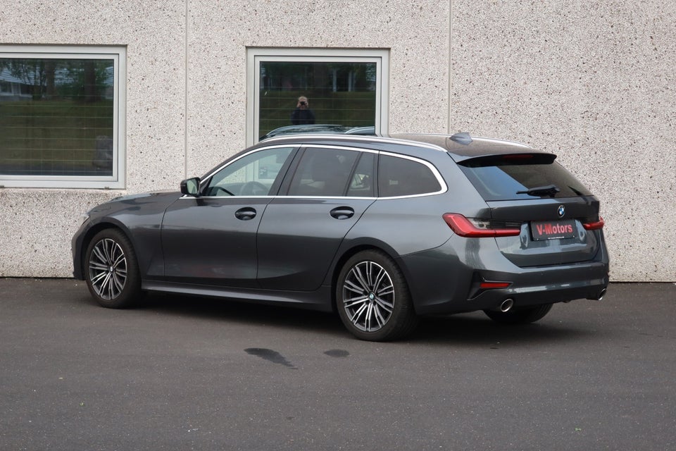BMW 320d 2,0 Touring Connected aut. 5d