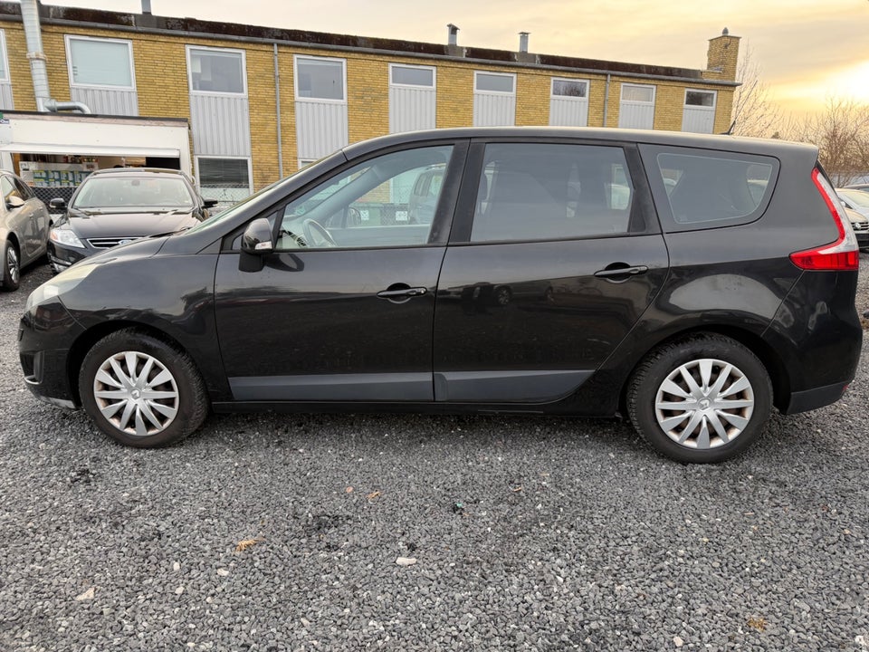 Renault Grand Scenic III 1,6 16V Expression 7prs 5d