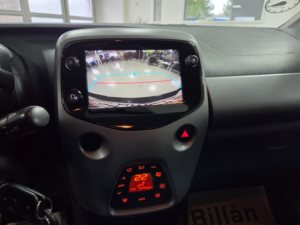 Toyota Aygo 1,0 VVT-i x-play Comfort 5d