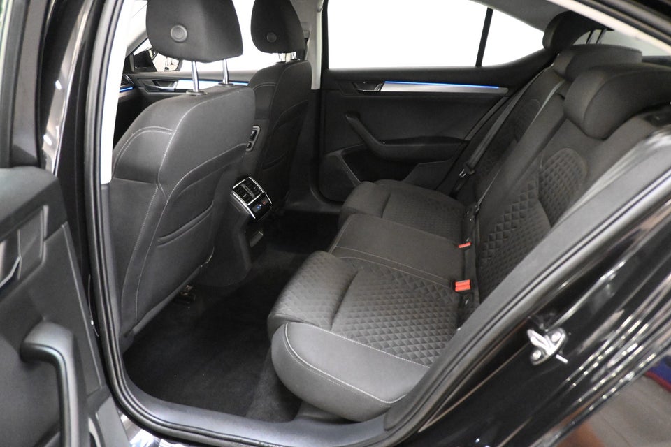 Skoda Superb 1,6 TDi 120 Style DSG 5d