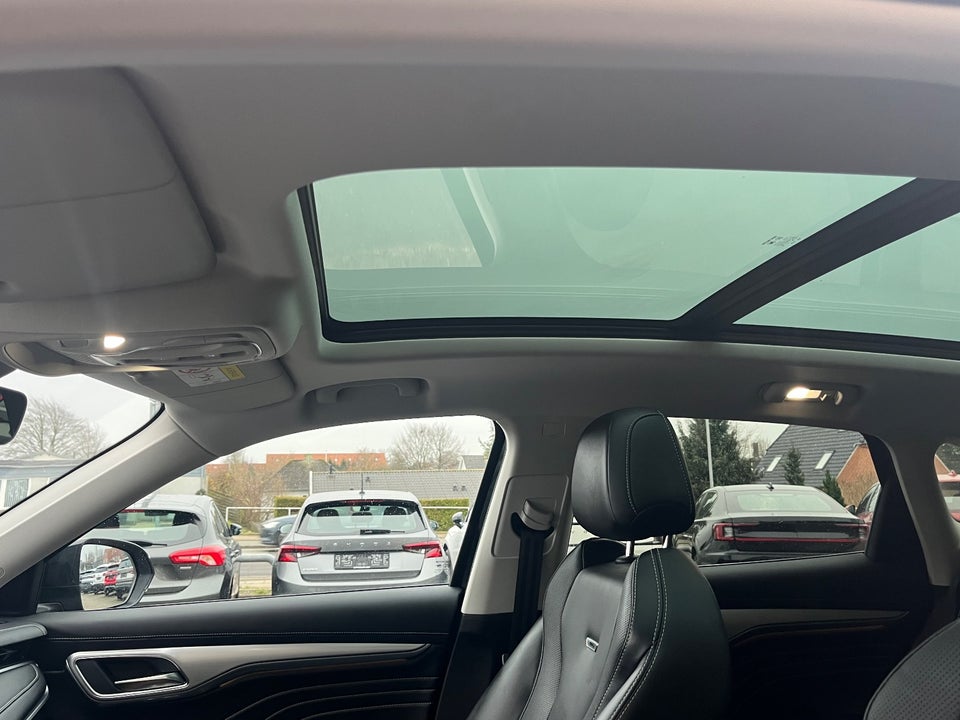 MG Marvel R Luxury 5d