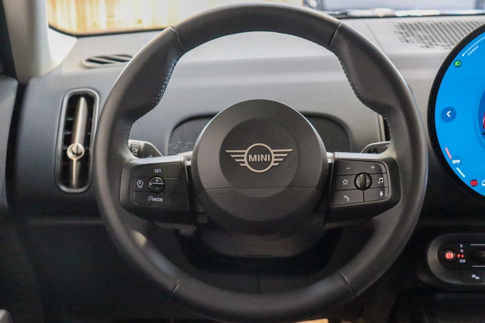 MINI Countryman E Essential Trim XS 5d