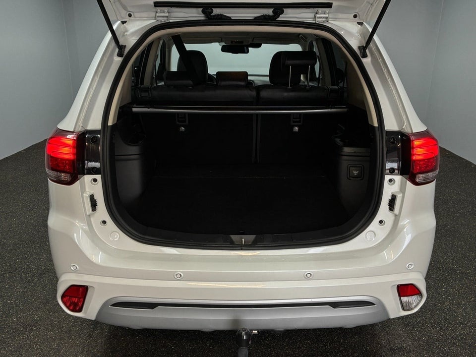 Mitsubishi Outlander 2,4 PHEV Intense CVT 4WD 5d