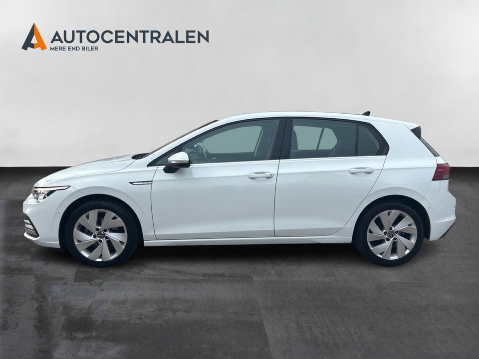 VW Golf VIII 1,5 eTSi 150 Life DSG 5d