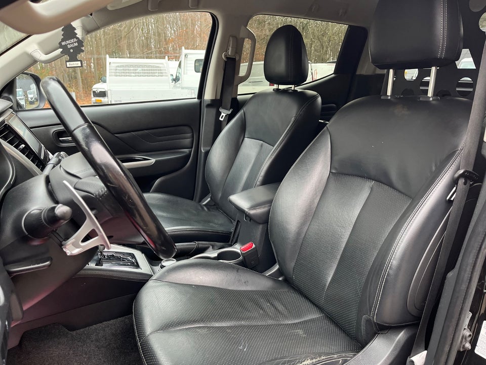 Mitsubishi L200 2,2 DI-D Instyle Db.Kab aut. 4d