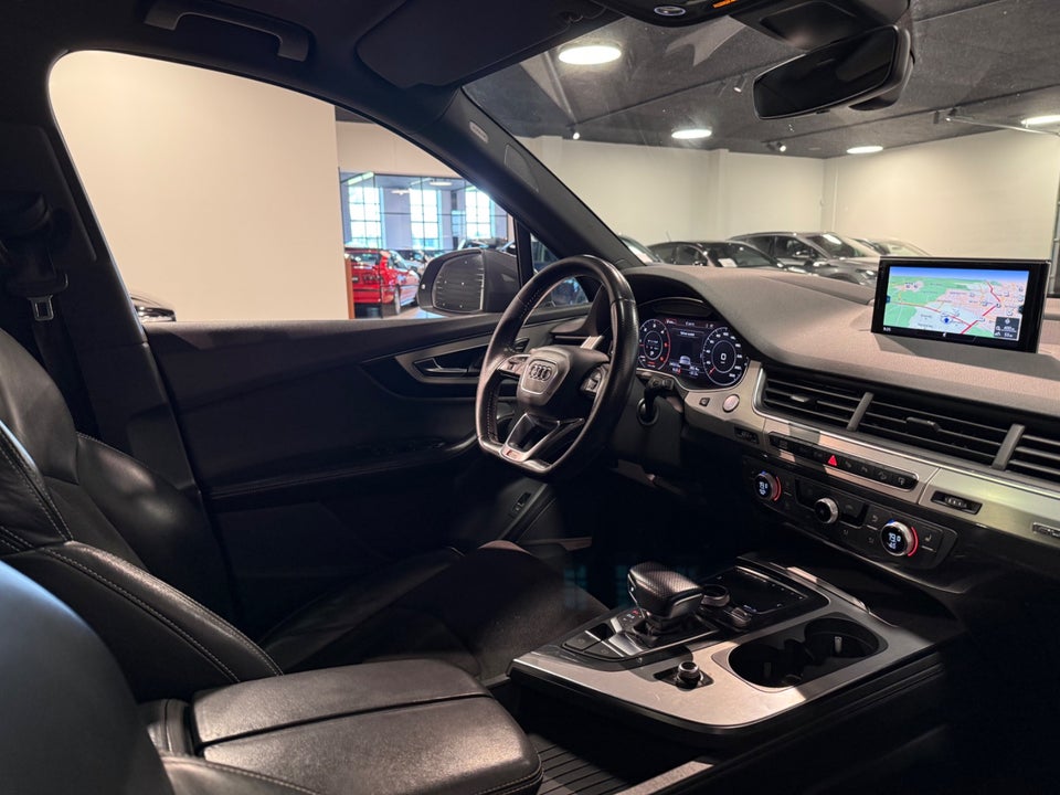 Audi Q7 3,0 TDi 272 S-line quattro Tiptr. 5d