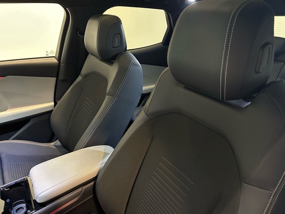 Ford Explorer 77 Premium Extended Range 5d