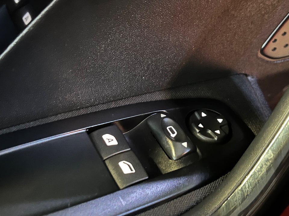 Peugeot 208 1,6 BlueHDi 100 Desire 5d