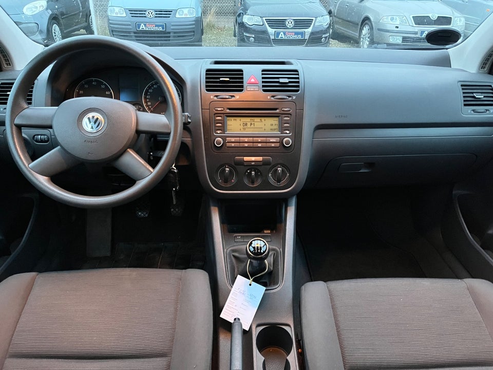 VW Golf V 1,6 FSi Trendline 5d