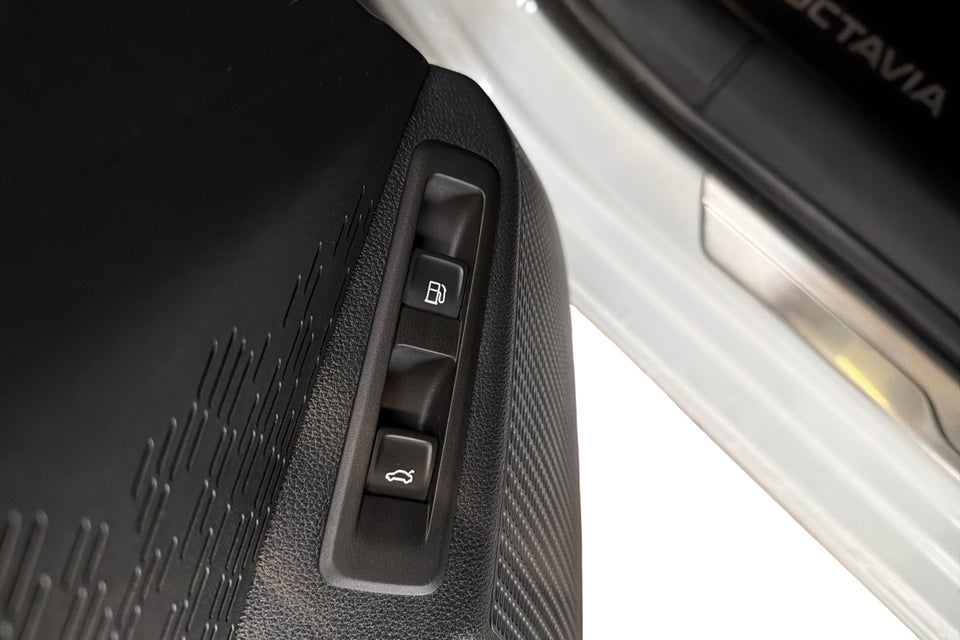 Skoda Octavia 1,4 TSi iV Plus Combi DSG 5d