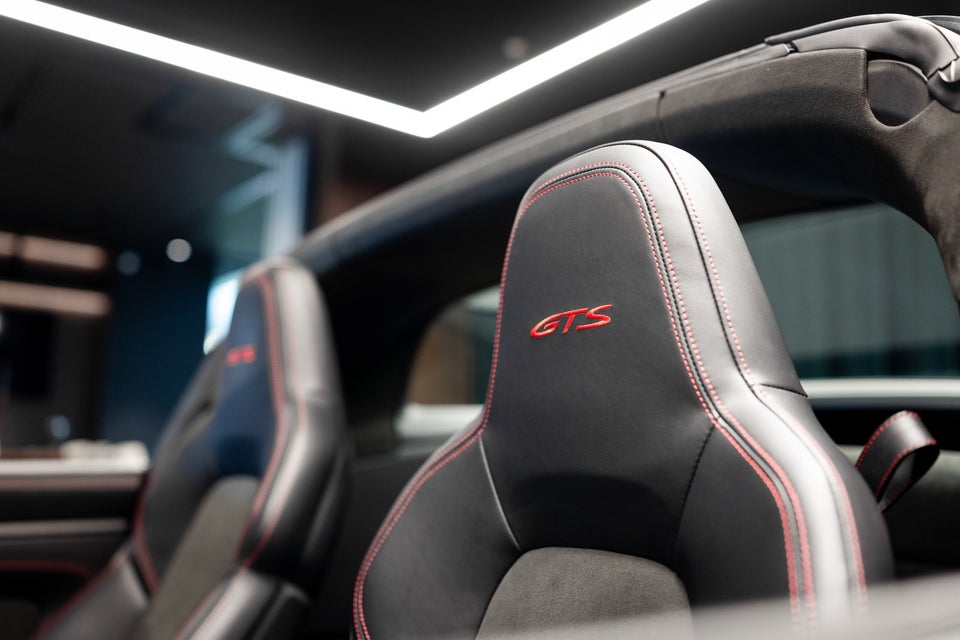 Porsche 911 Targa 4 GTS 3,0 PDK 2d