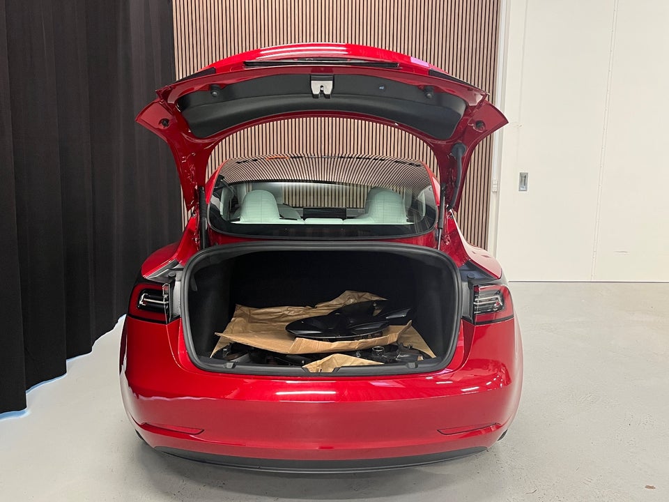 Tesla Model 3 RWD 4d