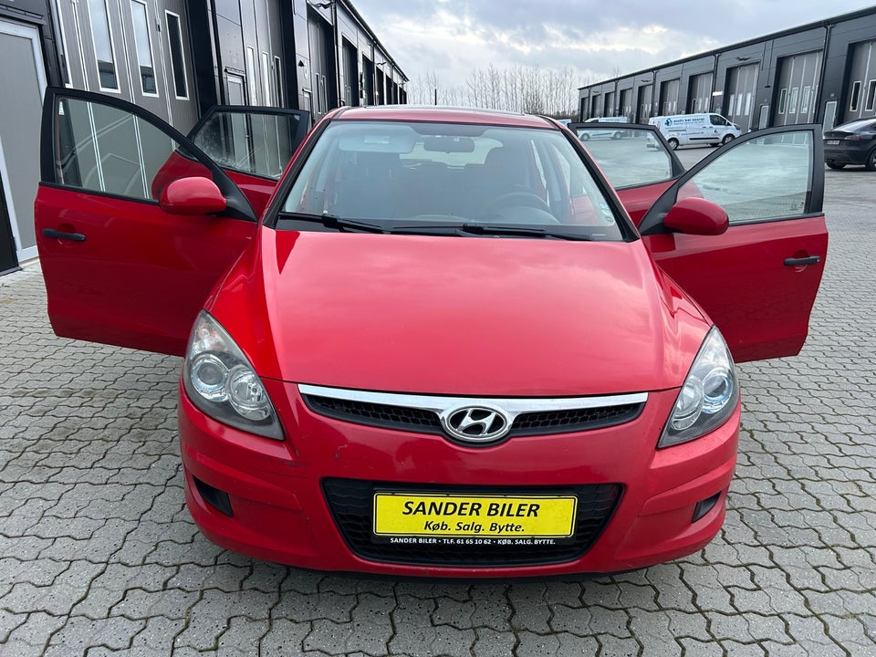 Hyundai i30 1,4 CVVT 109 Classic Sun 5d