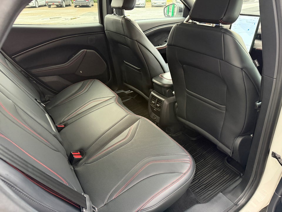 Ford Mustang Mach-E 98 Premium Extended Range AWD 5d