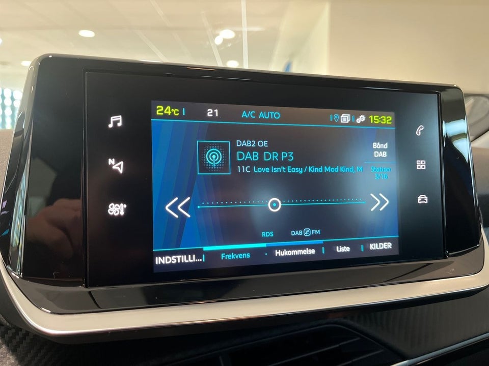 Peugeot e-208 50 Style 5d