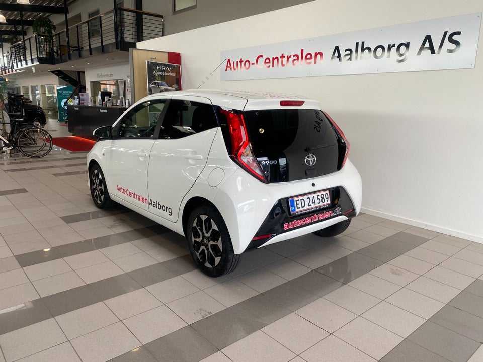Toyota Aygo 1,0 VVT-i x-press 5d