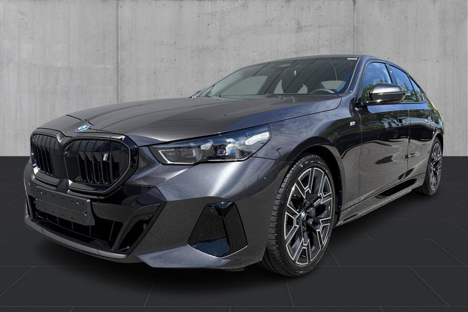 BMW i5 eDrive40 Fully Charged M-Sport 4d