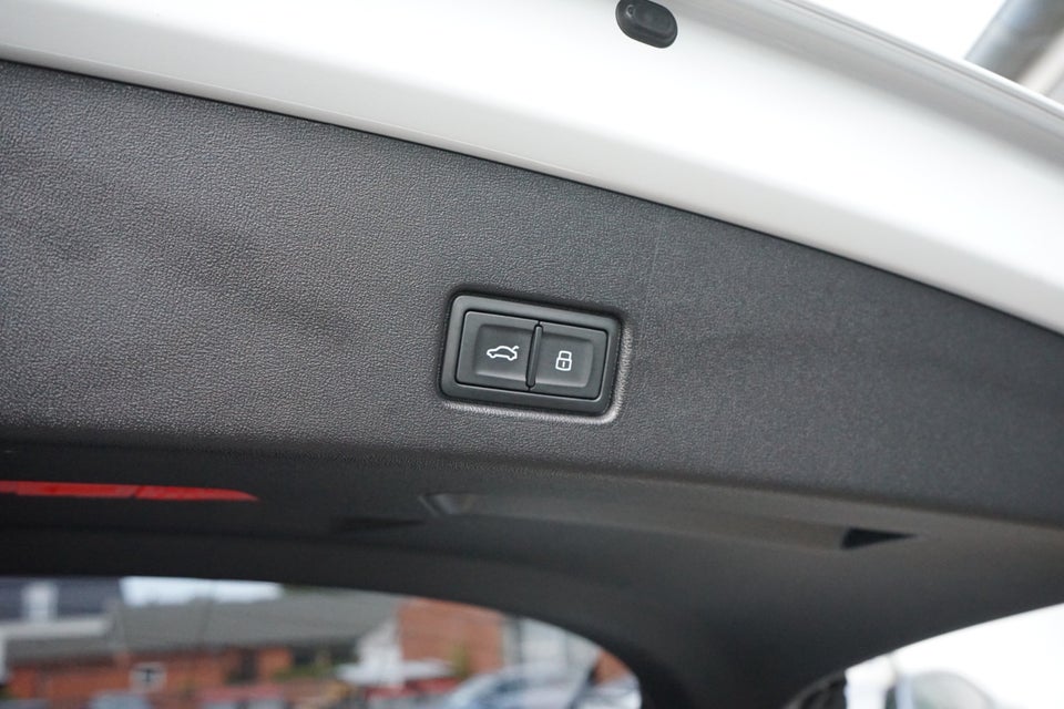 Audi Q4 e-tron 40 S-line 5d