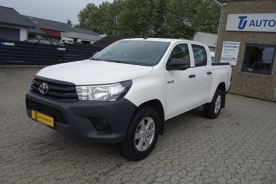 Toyota HiLux 2,4 D-4D 150 T2 Db.Kab 4x4 4d