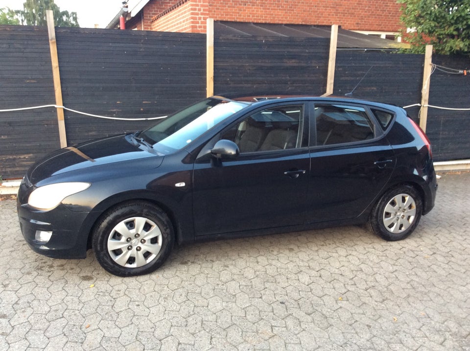 Hyundai i30 1,6 CRDi 90 Comfort X CW 5d