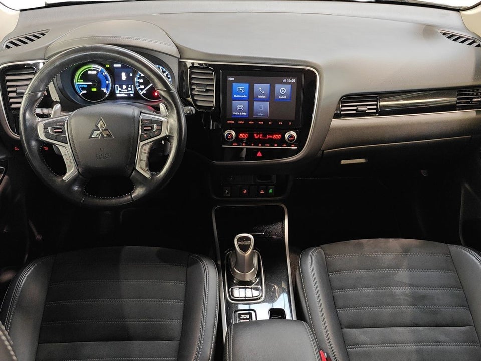 Mitsubishi Outlander 2,4 PHEV Limited CVT 4WD 5d