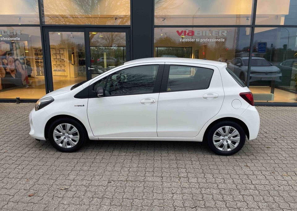 Toyota Yaris 1,5 Hybrid H1 e-CVT 5d