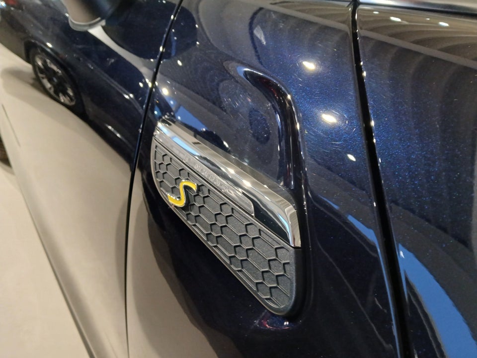 MINI Cooper SE Yours Trim 3d