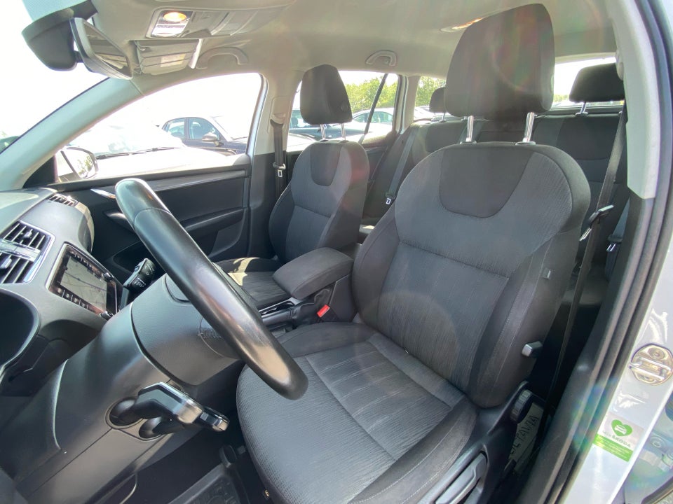 Skoda Octavia 2,0 TDi 150 Celebration+ Combi DSG 5d