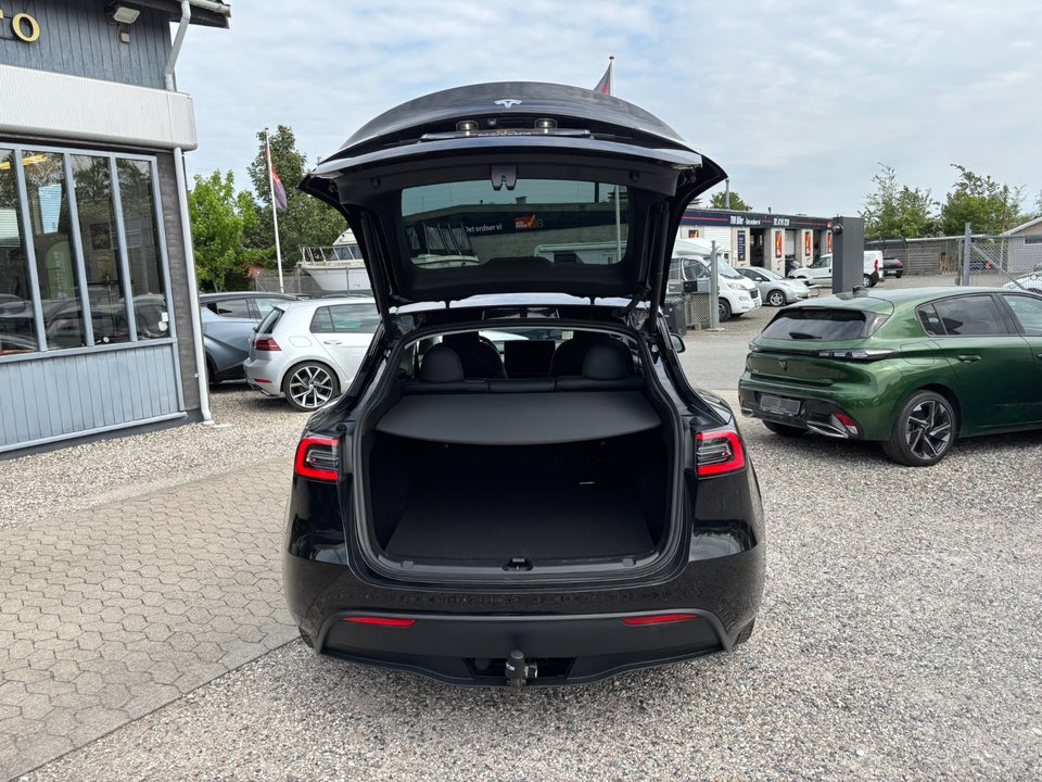 Tesla Model Y Long Range AWD 5d