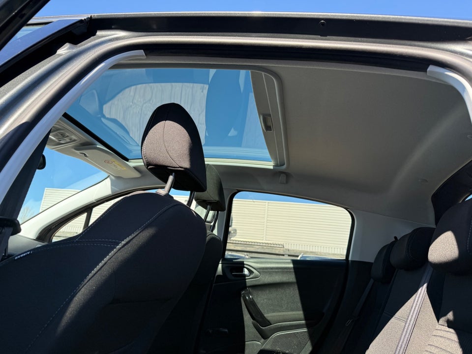 Peugeot 208 1,2 VTi 82 Allure 5d