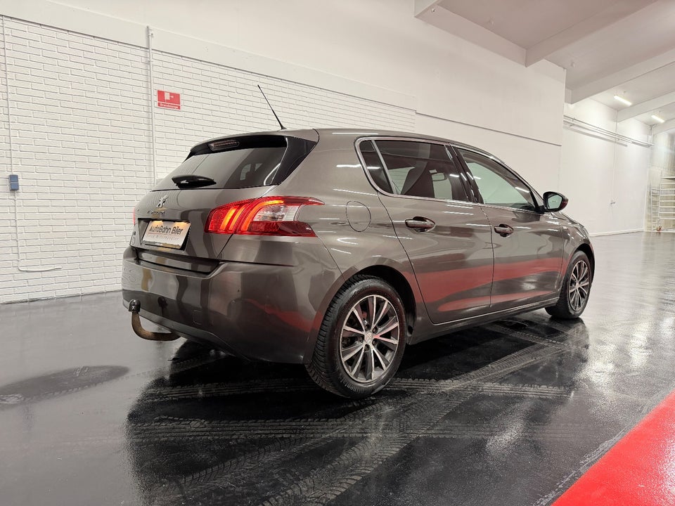 Peugeot 308 1,6 BlueHDi 120 Style 5d