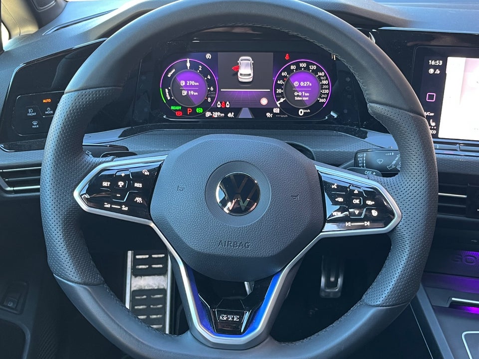 VW Golf VIII 1,4 GTE DSG 5d