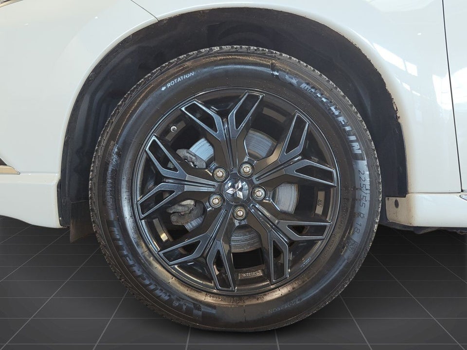 Mitsubishi Outlander 2,4 PHEV Intense CVT 4WD 5d