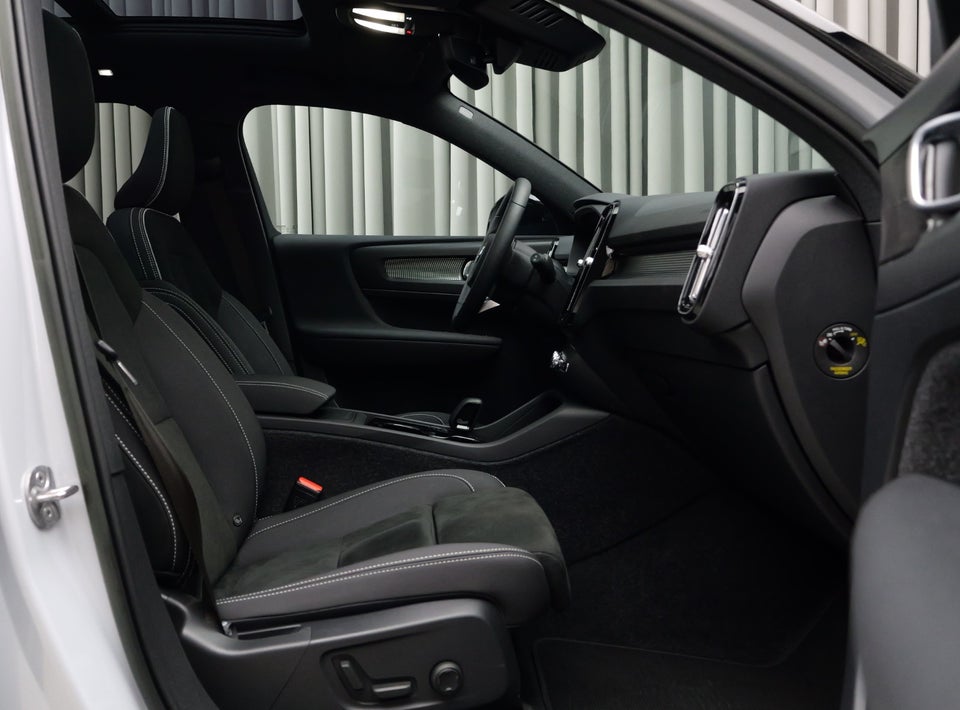 Volvo XC40 P6 ReCharge Pro 5d