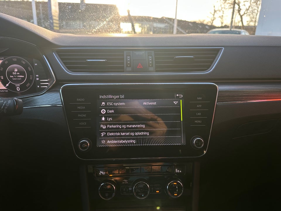 Skoda Superb 1,4 TSi iV Business Executive Combi DSG 5d